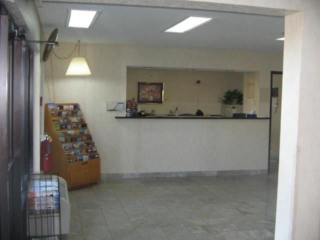 Quality Inn & Suites Metropolis I-24 Exterior foto